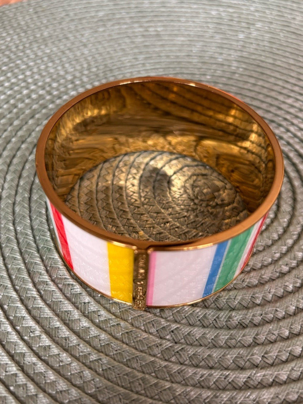 Kate Spade New York Dune Enamel Stripe Bangle. - Picture 6 of 7